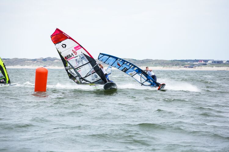 Surfer auf der Ostsee von Kühlungsborn