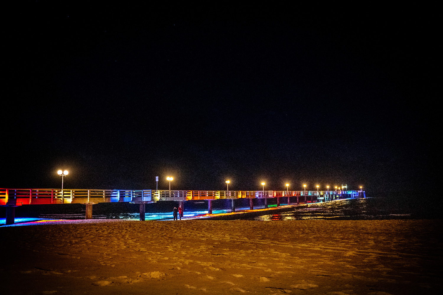 Seebrücke Kühlungsborn bunt beleuchtet